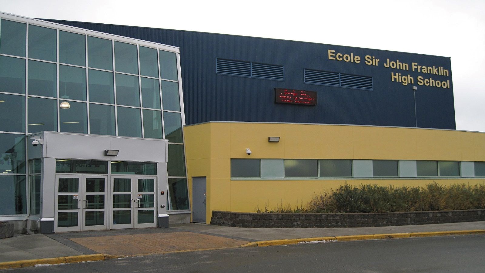 Ecole Sir John Franklin High School